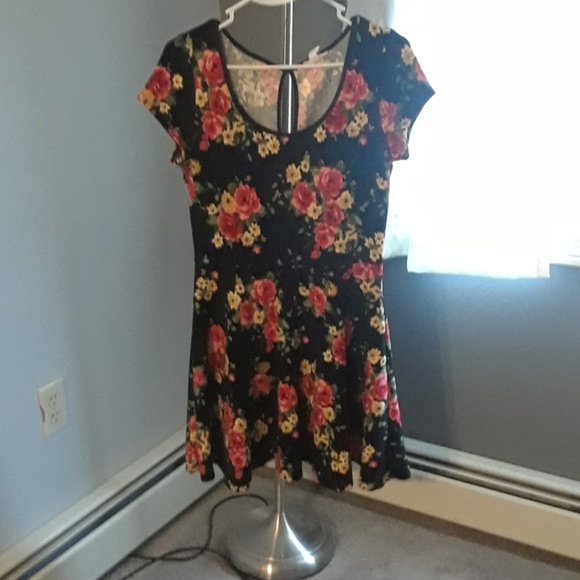 Dress - Picture 1 of 2